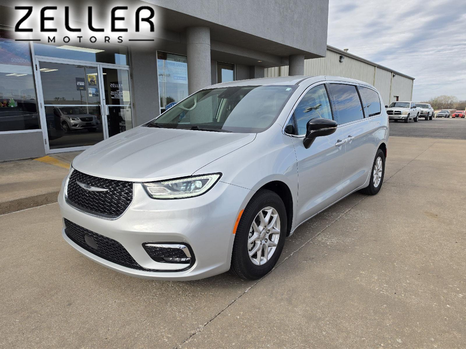 Silver Mist Clearcoat 2024 Chrysler Pacifica Touring L FWD Minivan Front-Wheel Drive 9-Speed Automatic