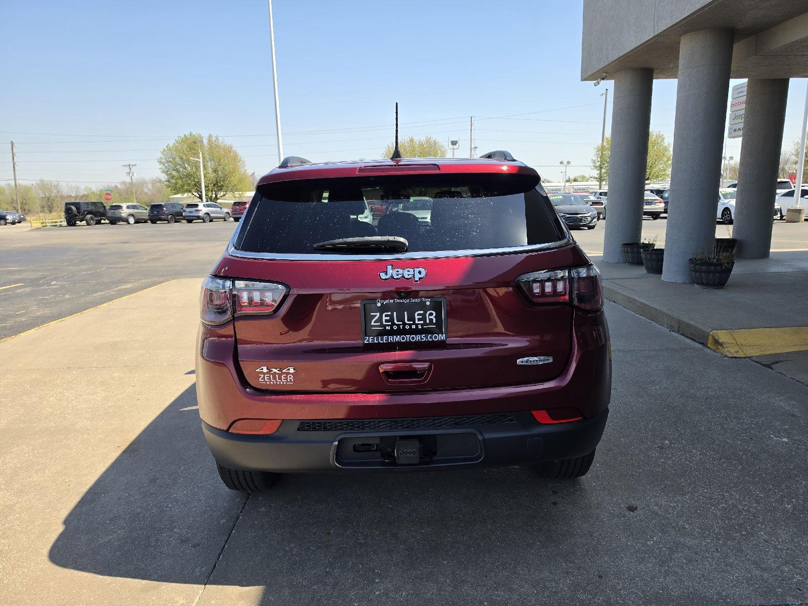 View vehicle photo 4