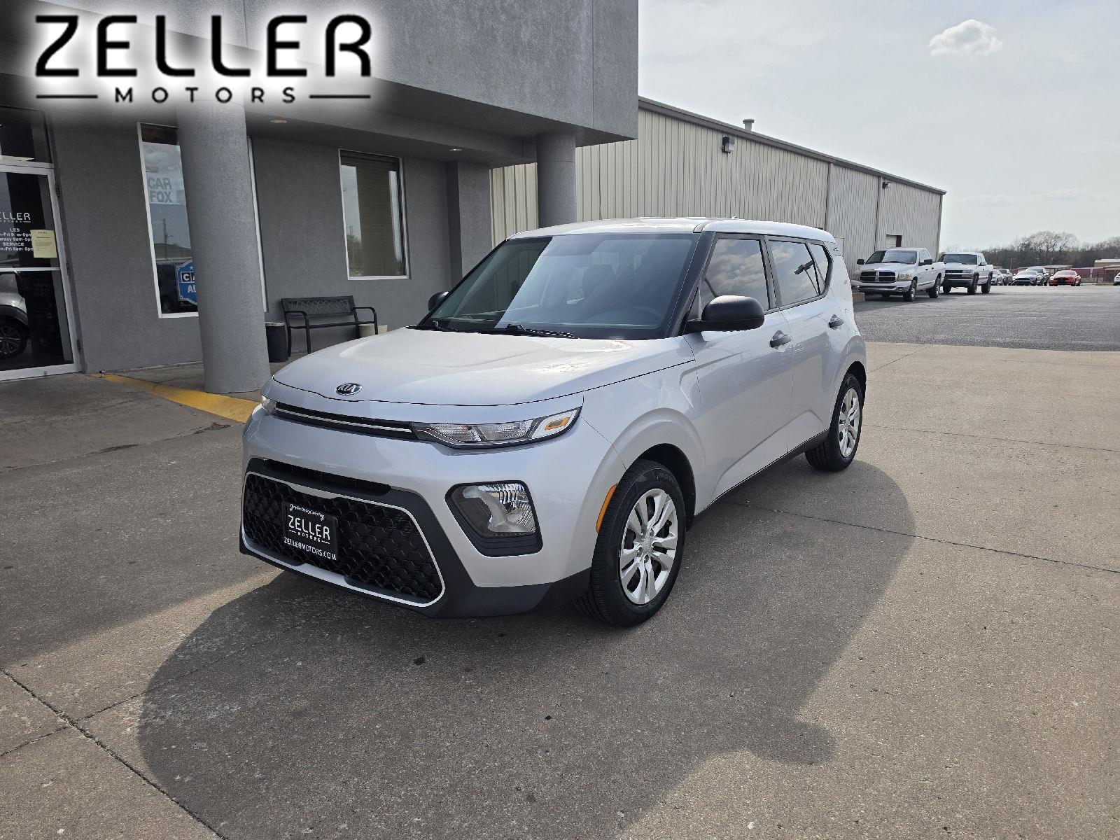 Sparkling Silver 2020 Kia Soul LX FWD SUV / Crossover Front-Wheel Drive Manual