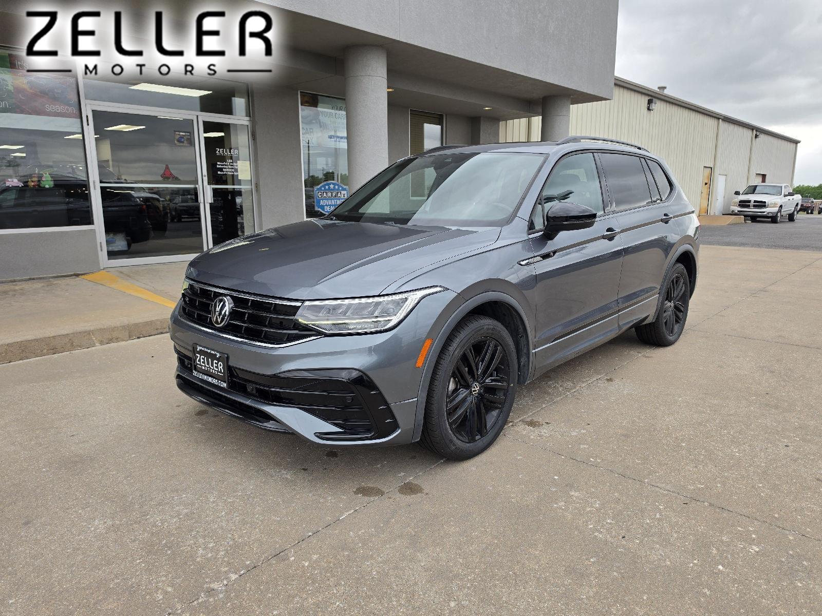 Platinum Gray Metallic 2022 Volkswagen Tiguan SE R-Line Black FWD SUV / Crossover Front-Wheel Drive Automatic