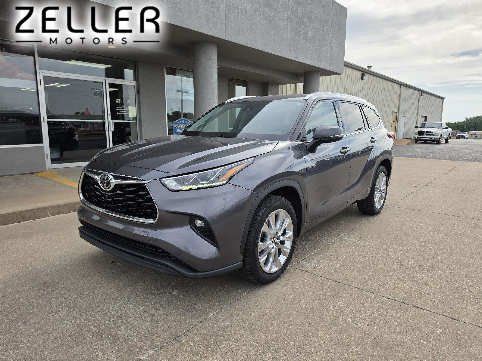 Magnetic Gray Metallic 2021 Toyota Highlander Limited FWD SUV / Crossover Front-Wheel Drive Automatic