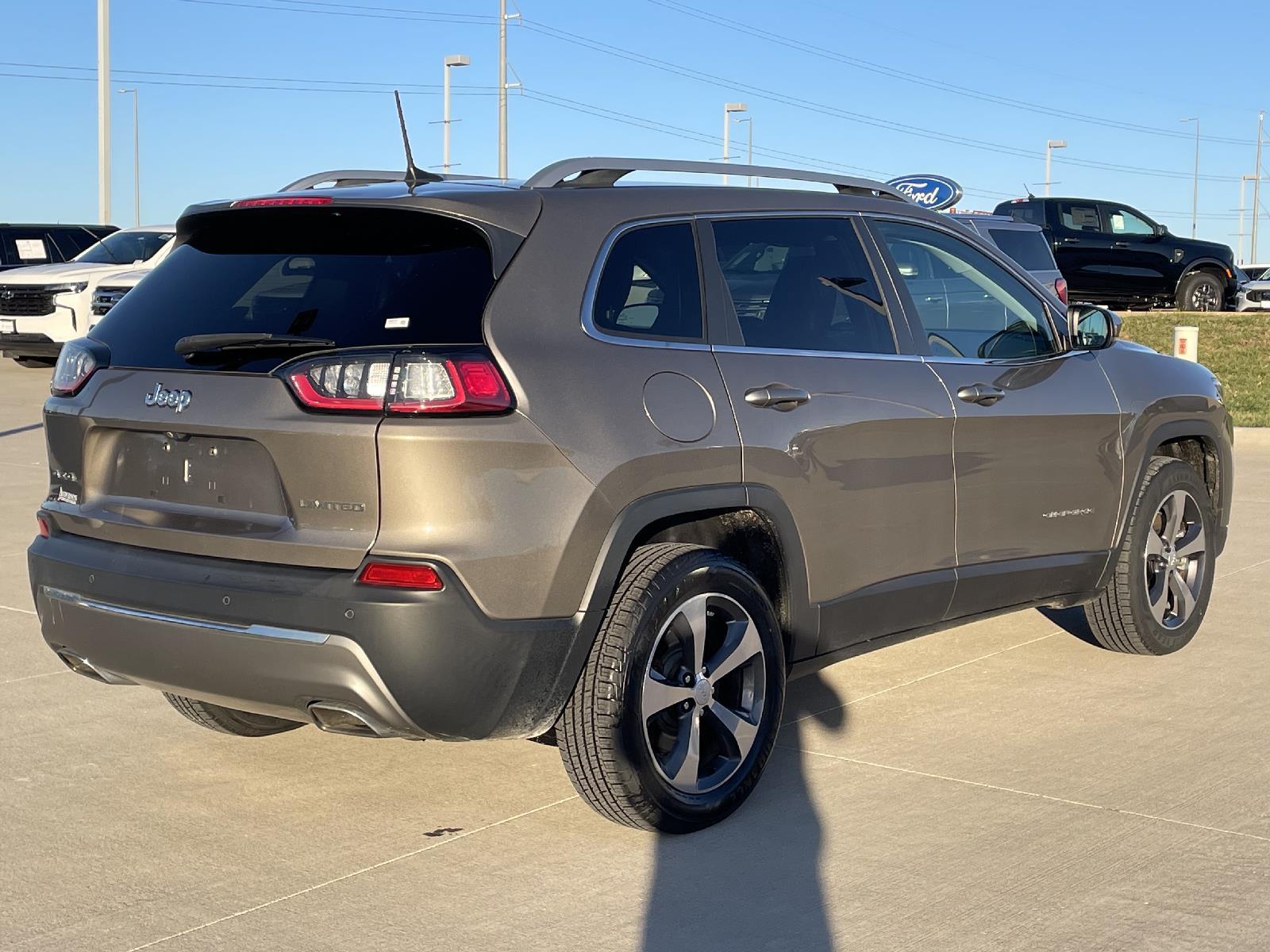 Used 2019 Jeep Cherokee Limited SUV for sale in Lincoln NE