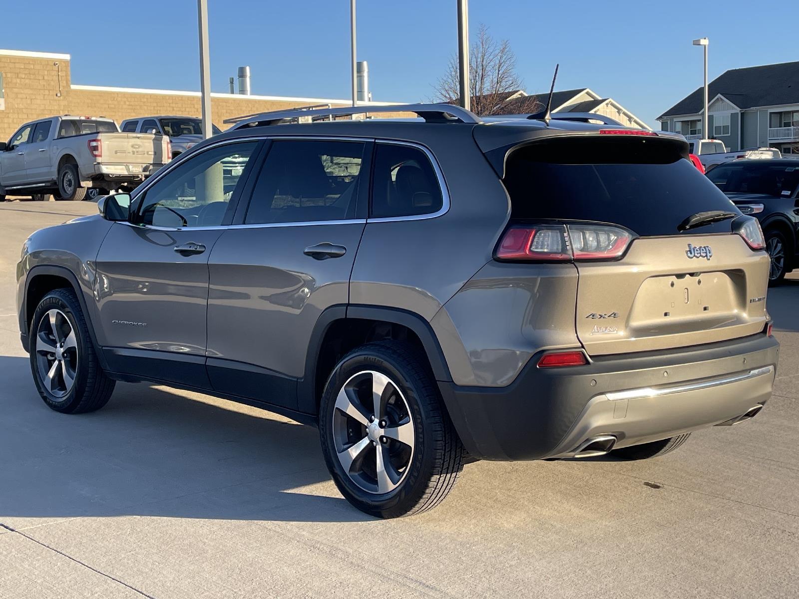 Used 2019 Jeep Cherokee Limited SUV for sale in Lincoln NE