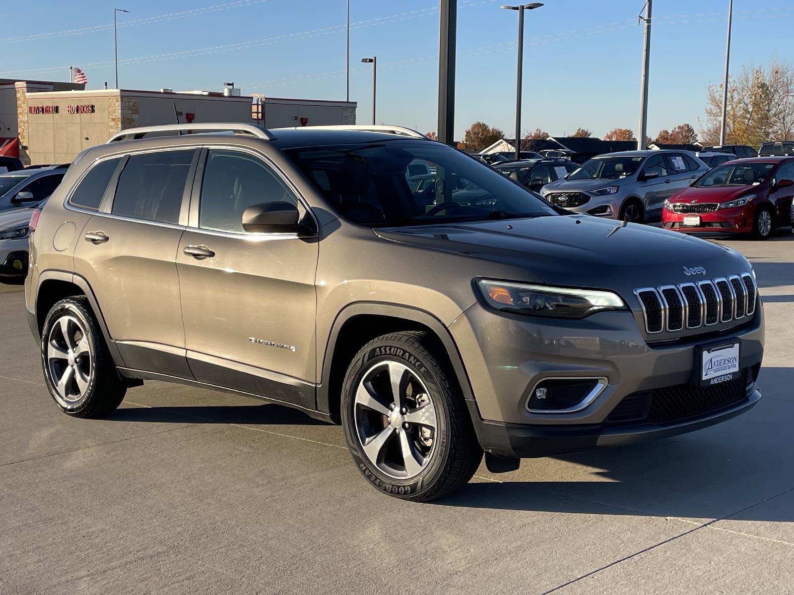 Used 2019 Jeep Cherokee Limited SUV for sale in Lincoln NE