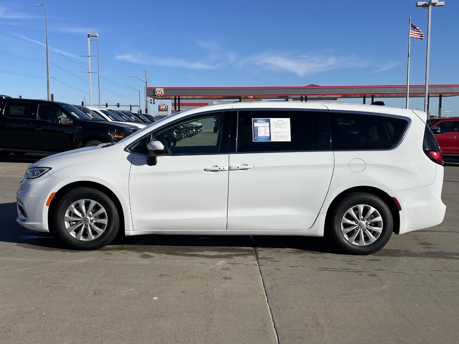 Used 2023 Chrysler Pacifica Touring L Minivans for sale in Lincoln NE