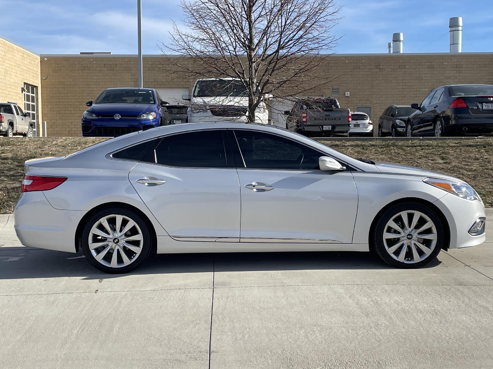 Used 2016 Hyundai Azera Limited Sedan for sale in Lincoln NE