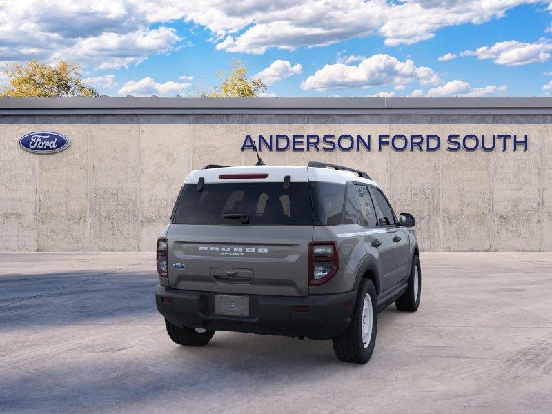 Vehicle photo 8