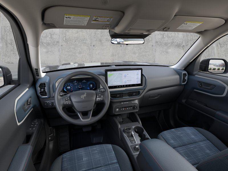 Vehicle photo 9