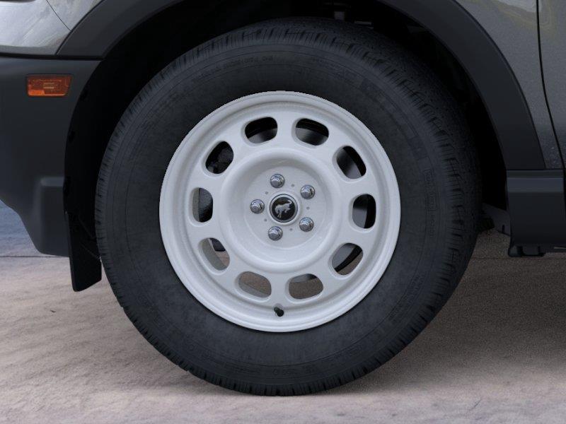 Vehicle photo 19