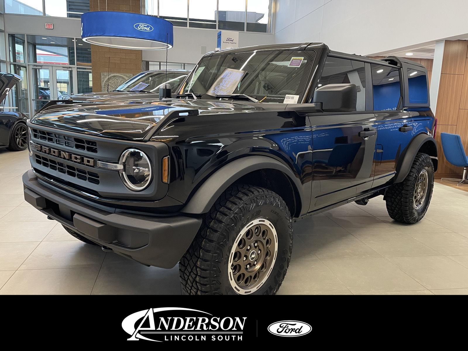 Shadow Black 2025 Ford Bronco 4-Door 4WD SUV / Crossover Four-Wheel Drive 7-Speed Manual