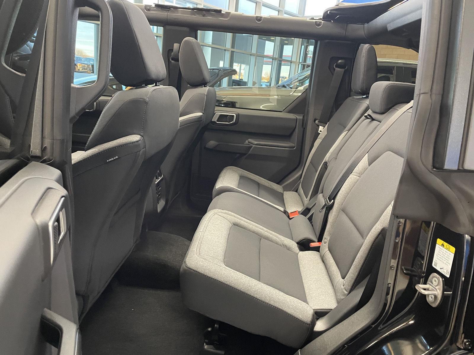 Vehicle photo 16