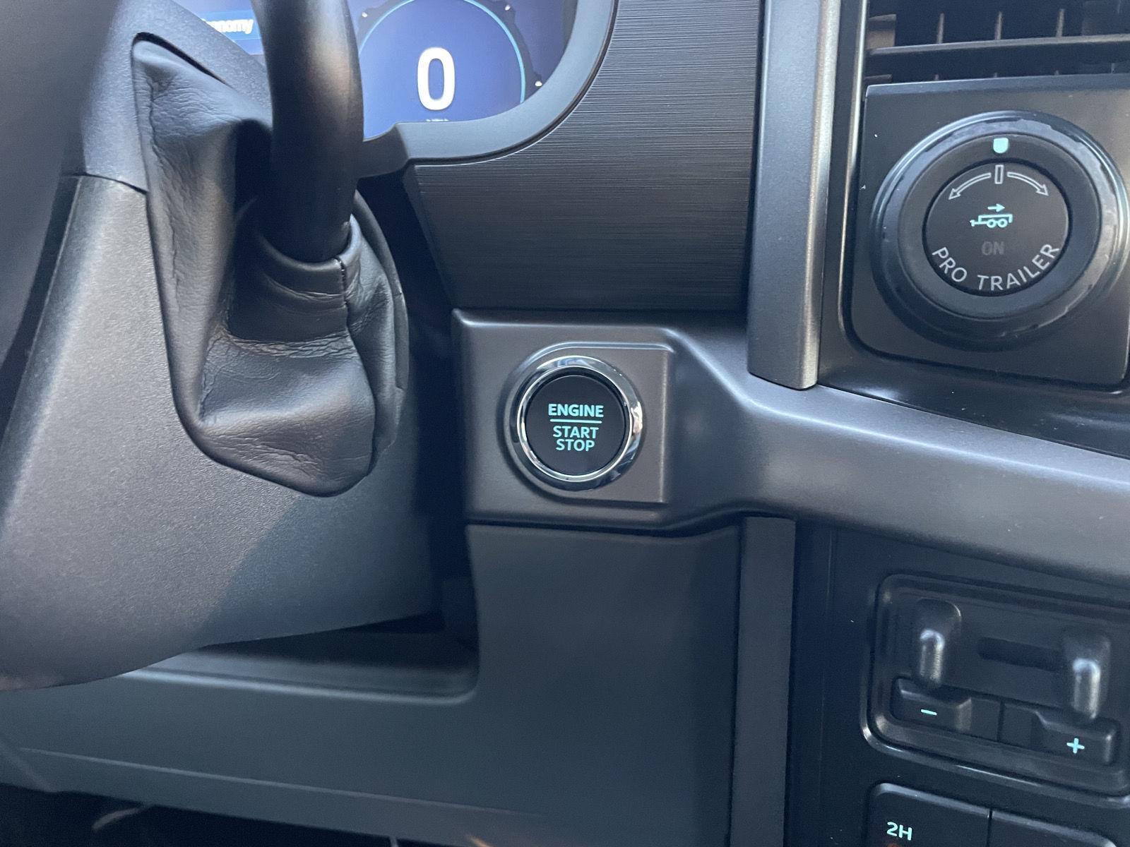 Vehicle photo 25