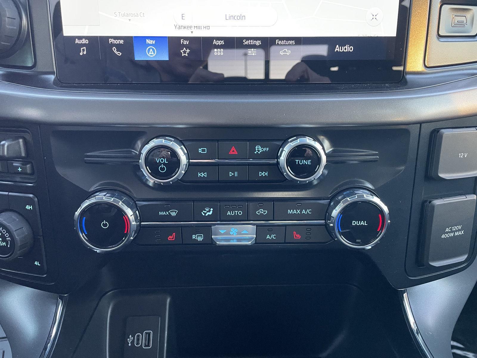 Vehicle photo 26