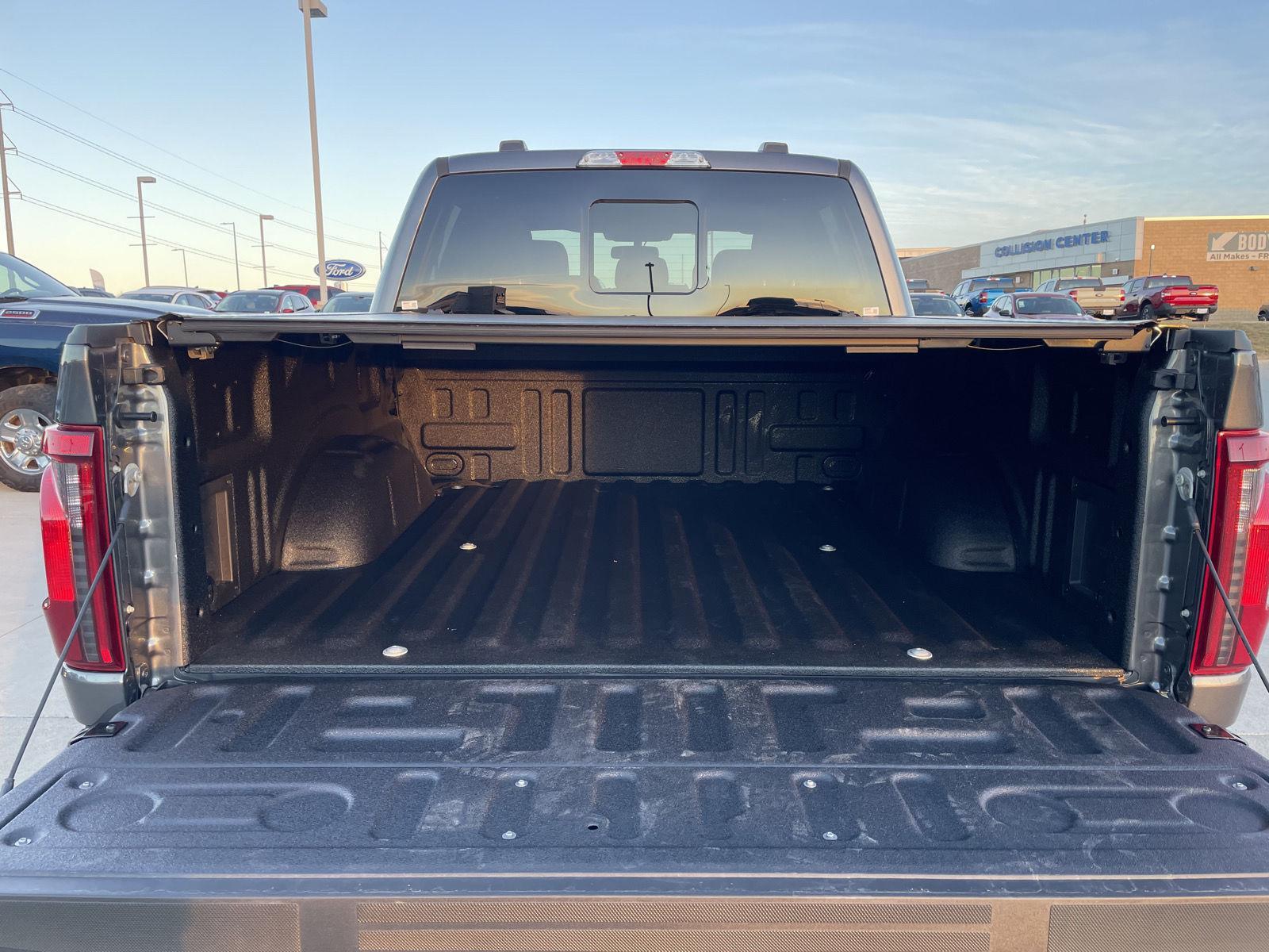 Vehicle photo 38