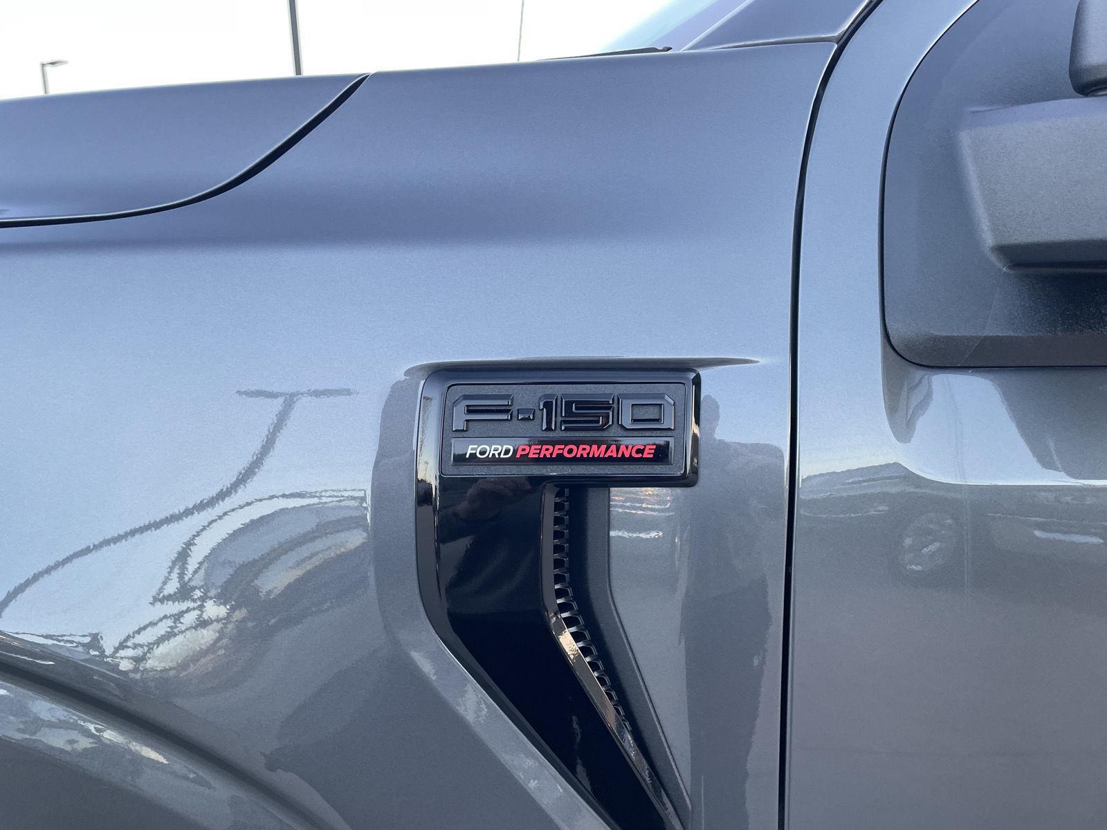 Vehicle photo 40