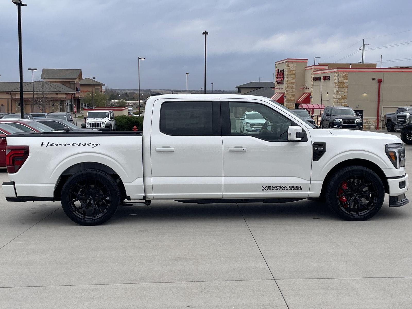 Vehicle photo 6