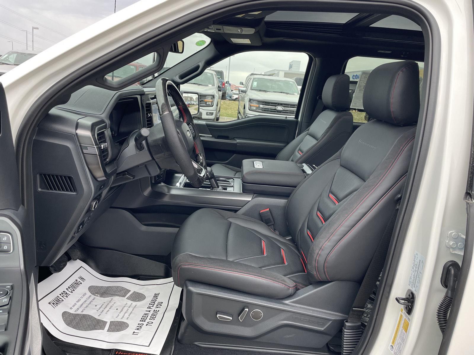 Vehicle photo 16