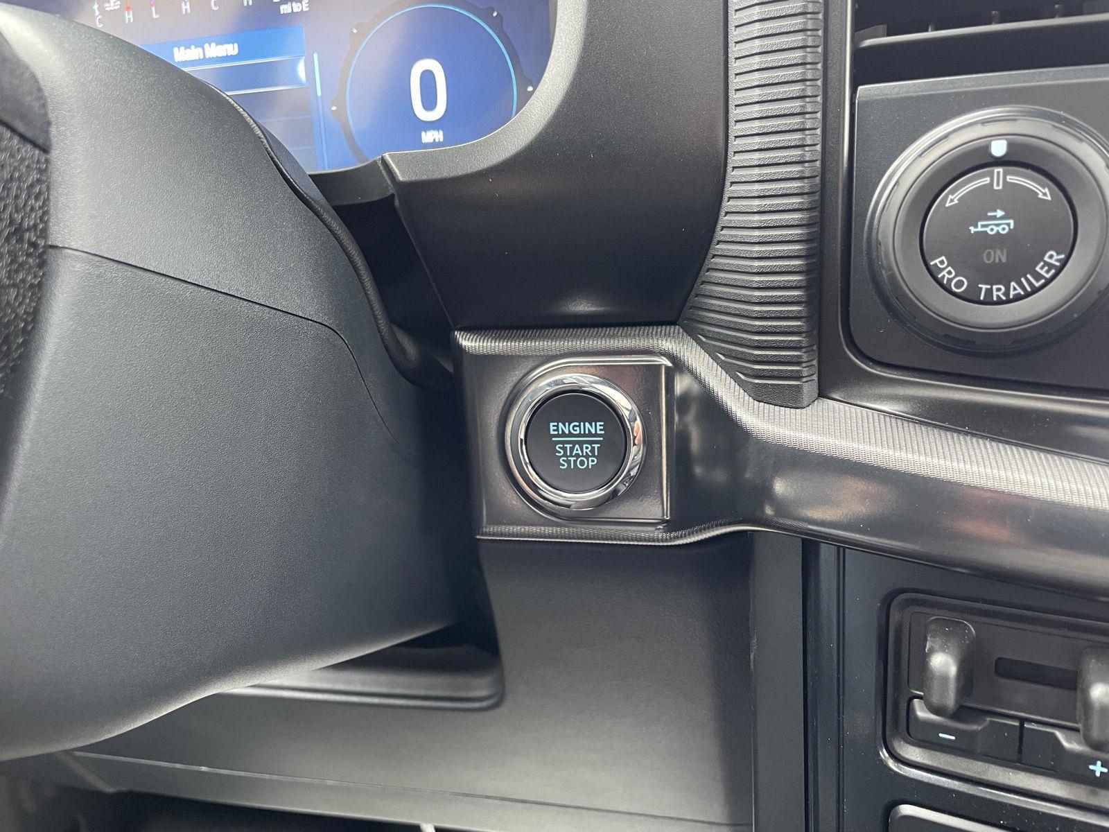Vehicle photo 26