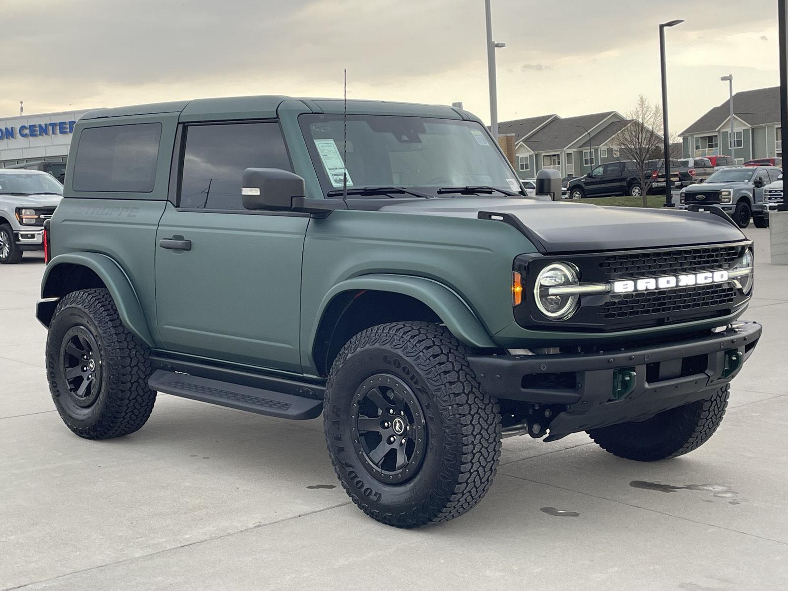 Vehicle photo 5