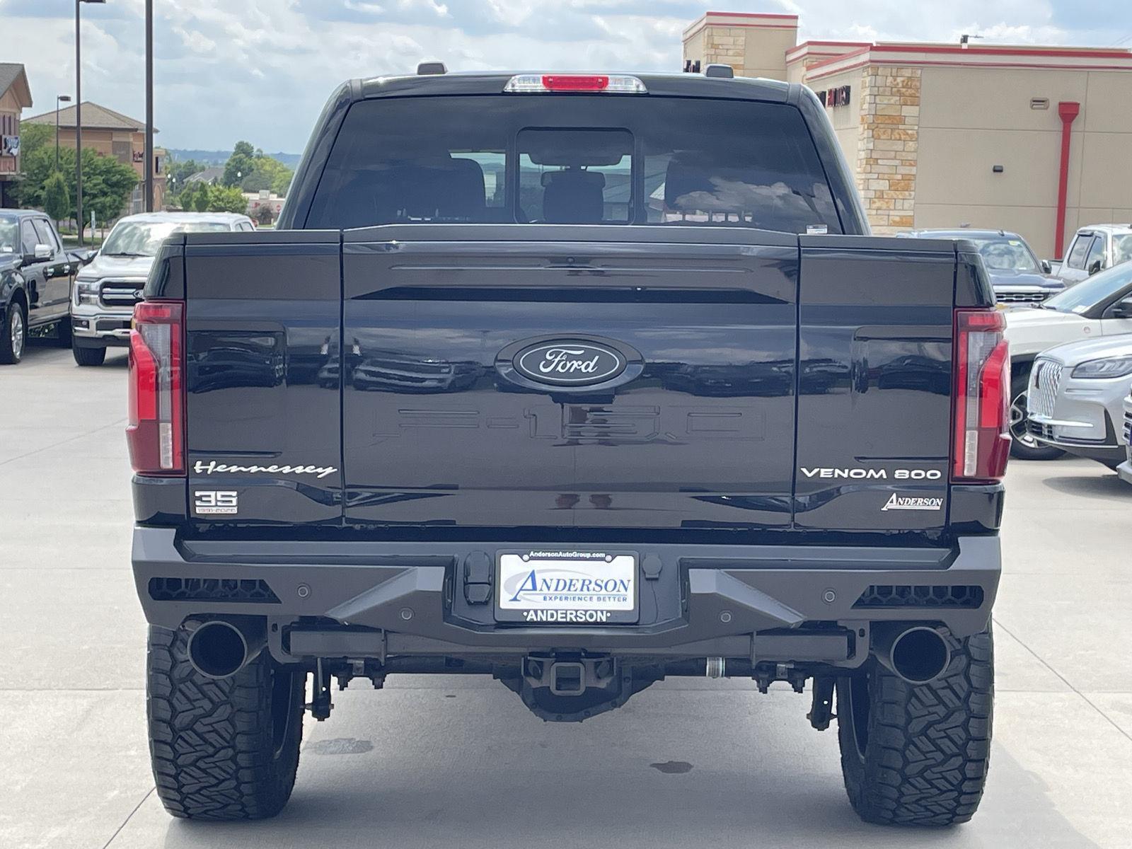 Vehicle photo 8