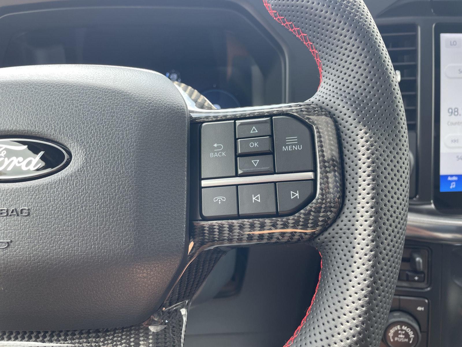 Vehicle photo 13