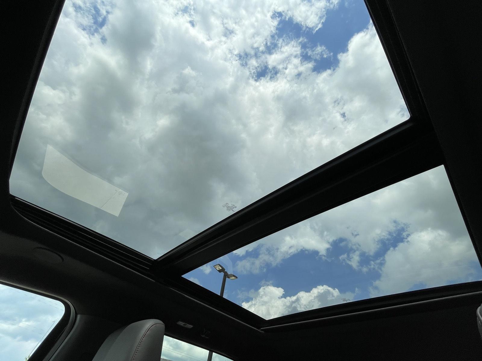 Vehicle photo 22