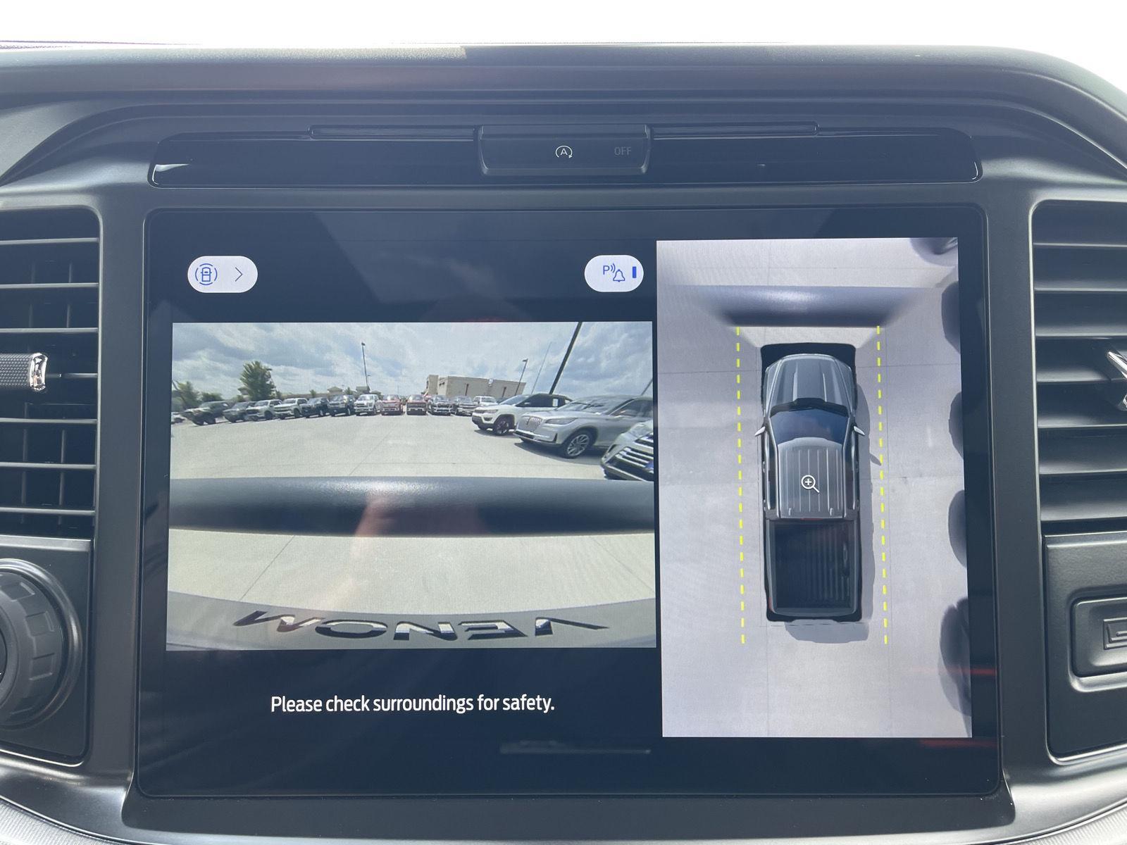 Vehicle photo 25