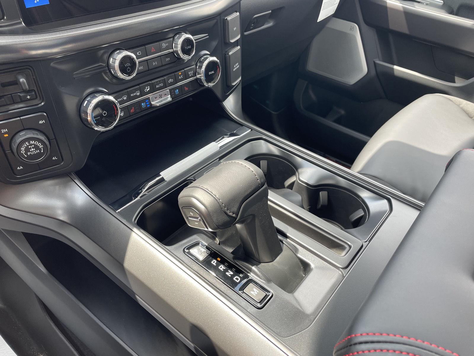 Vehicle photo 36