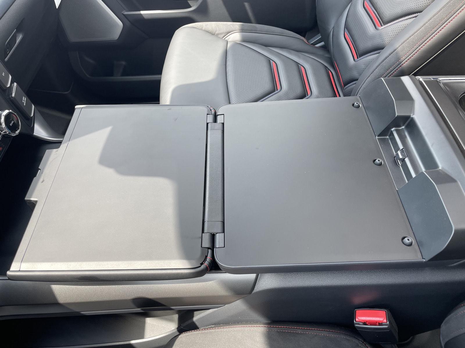 Vehicle photo 38