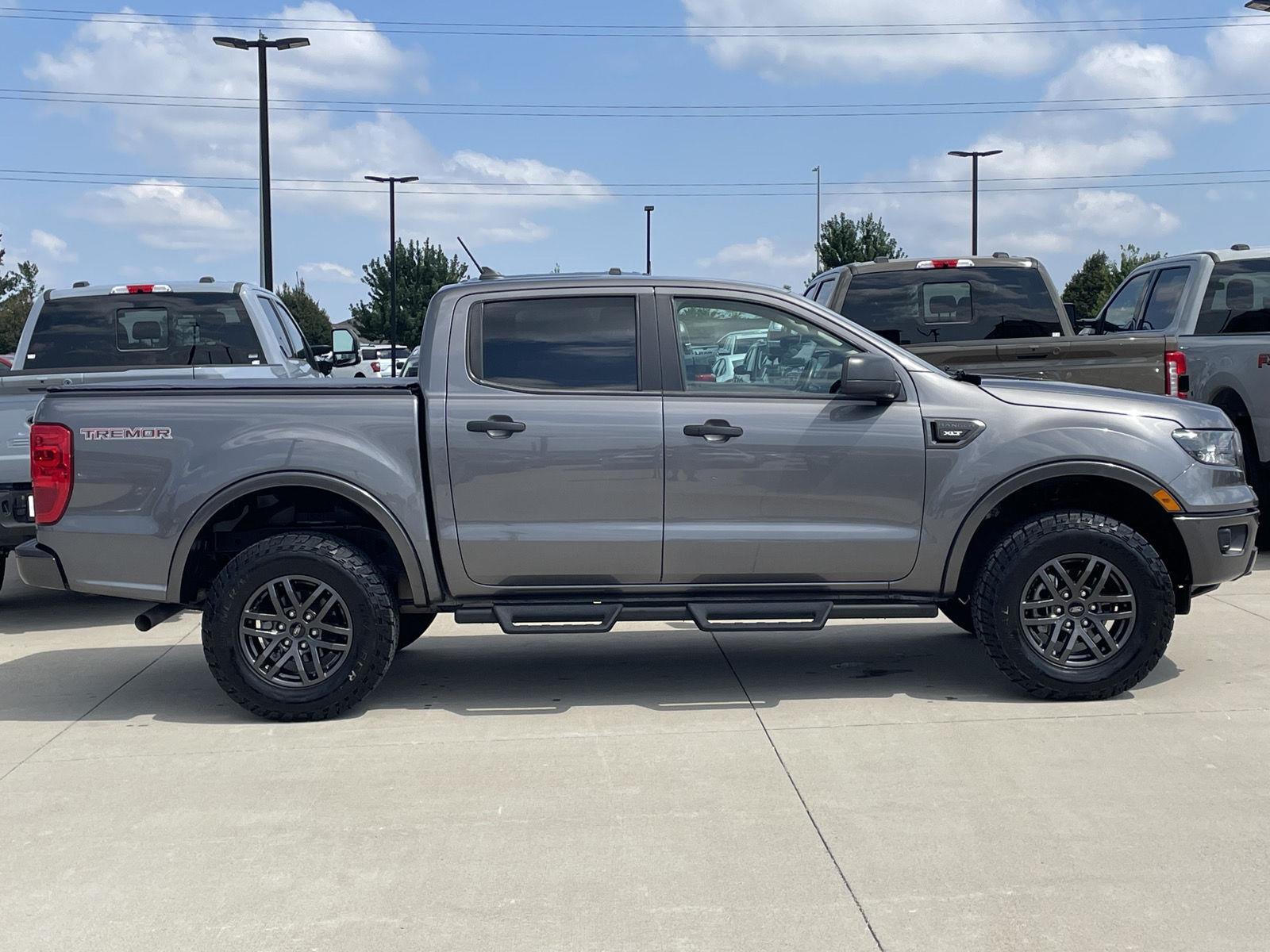 Vehicle photo 6
