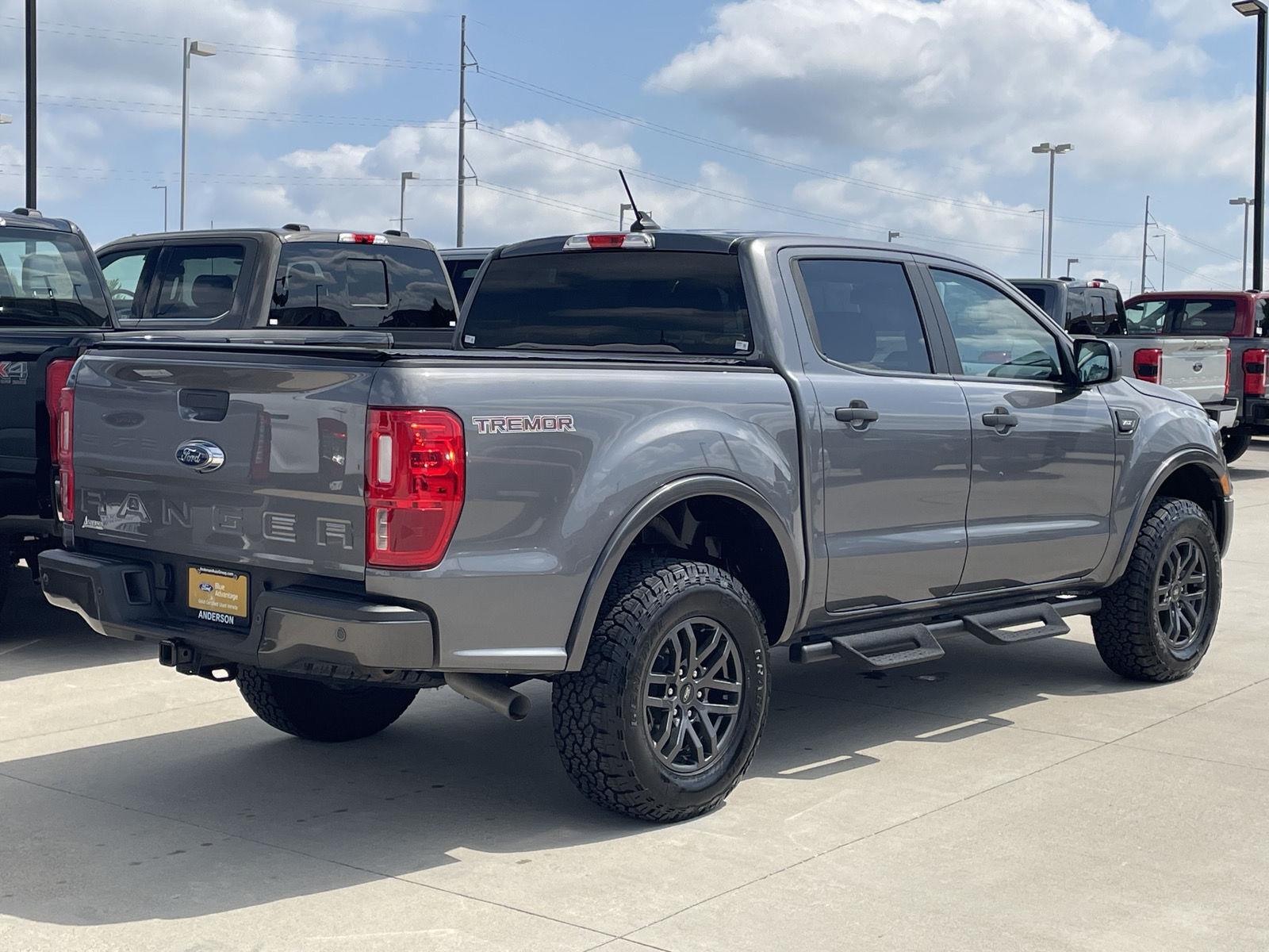 Vehicle photo 7