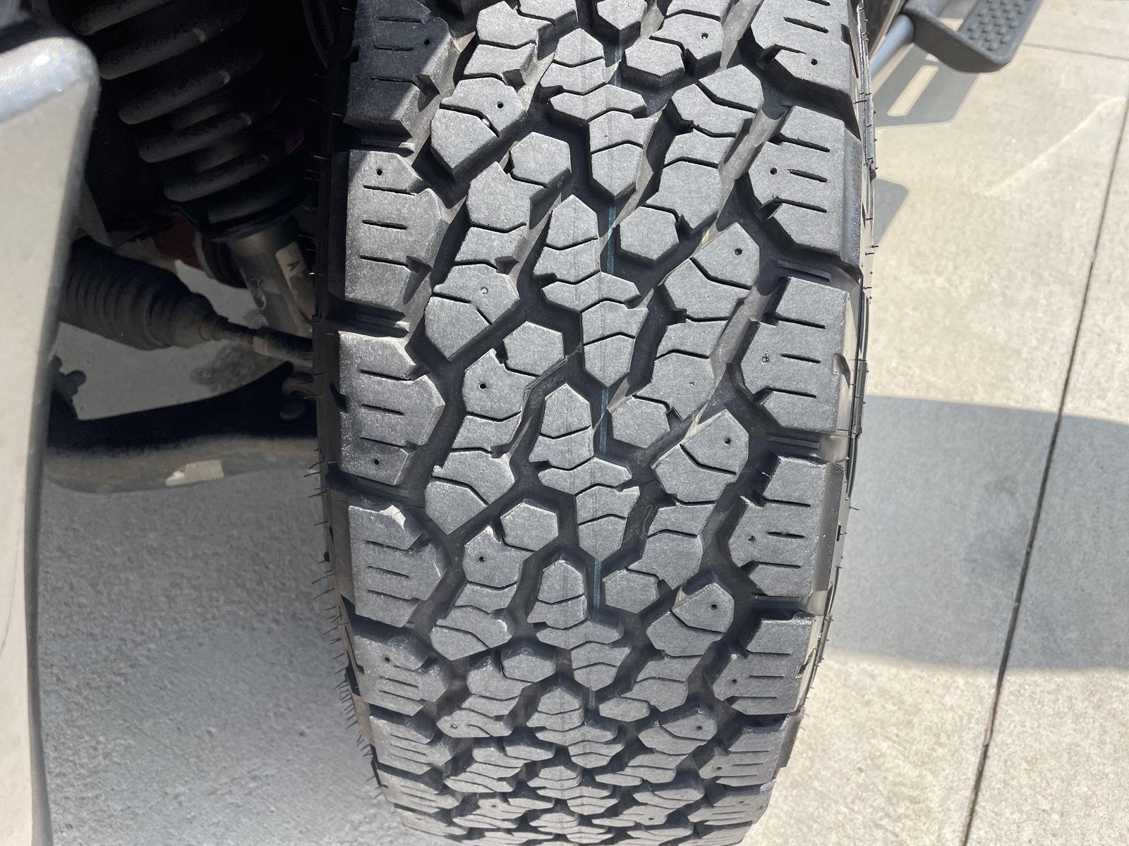 Vehicle photo 11