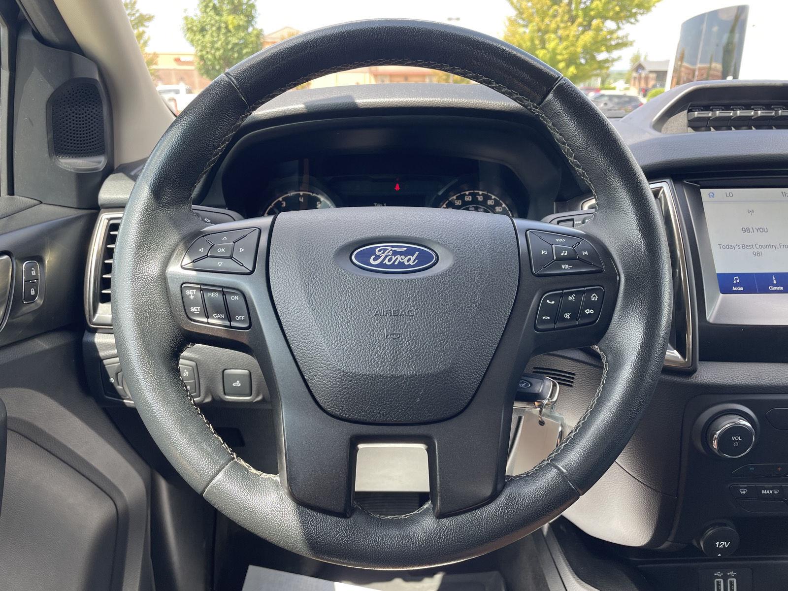 Vehicle photo 12