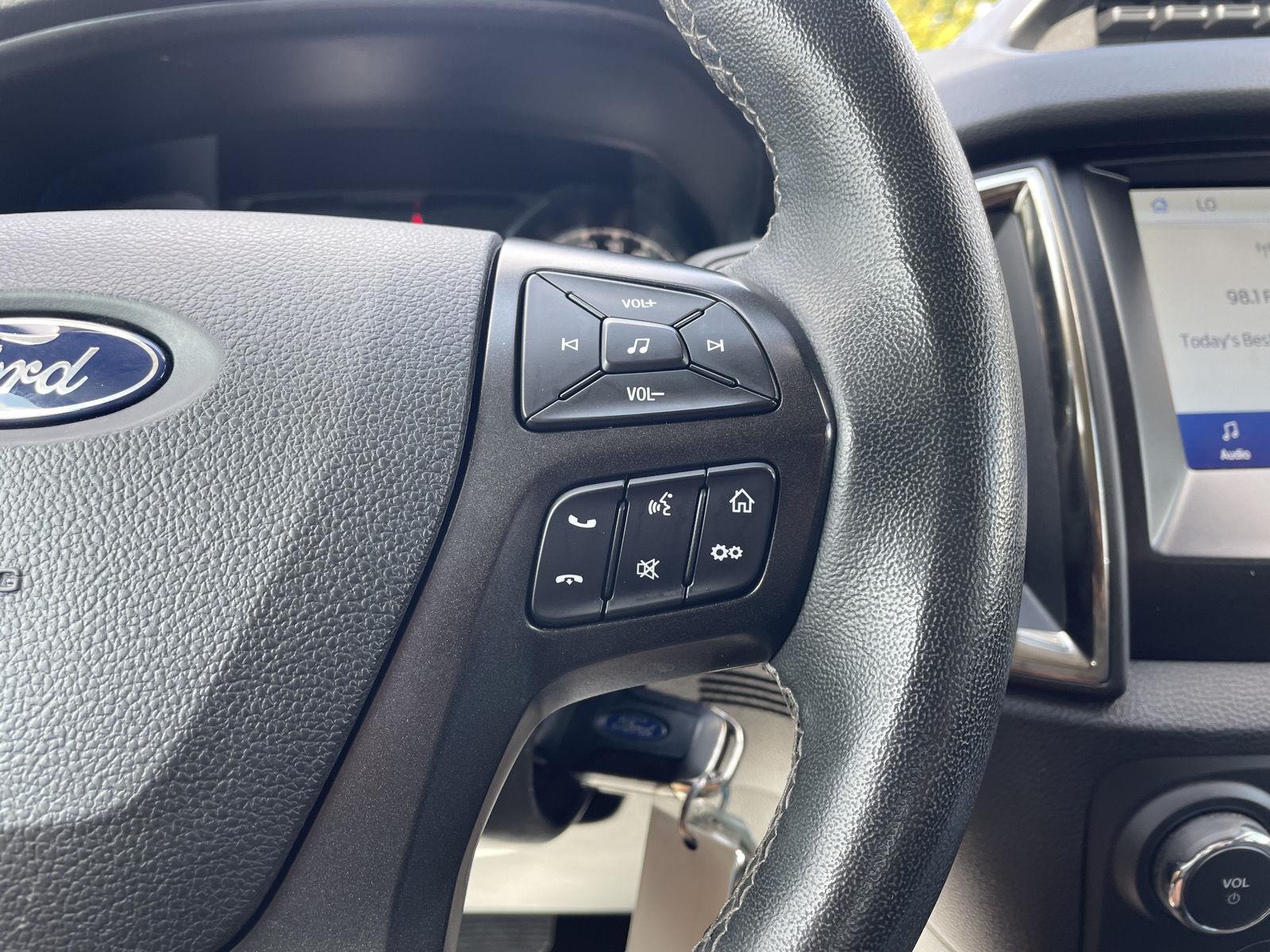 Vehicle photo 14