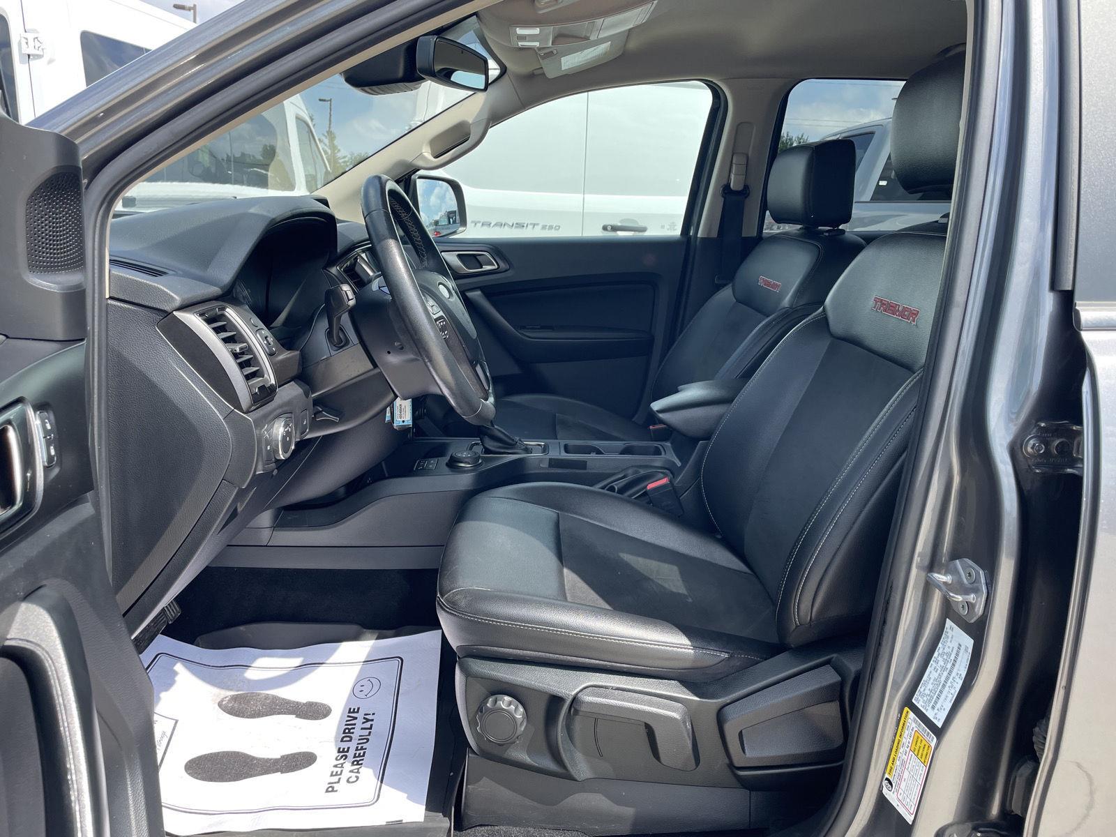 Vehicle photo 17