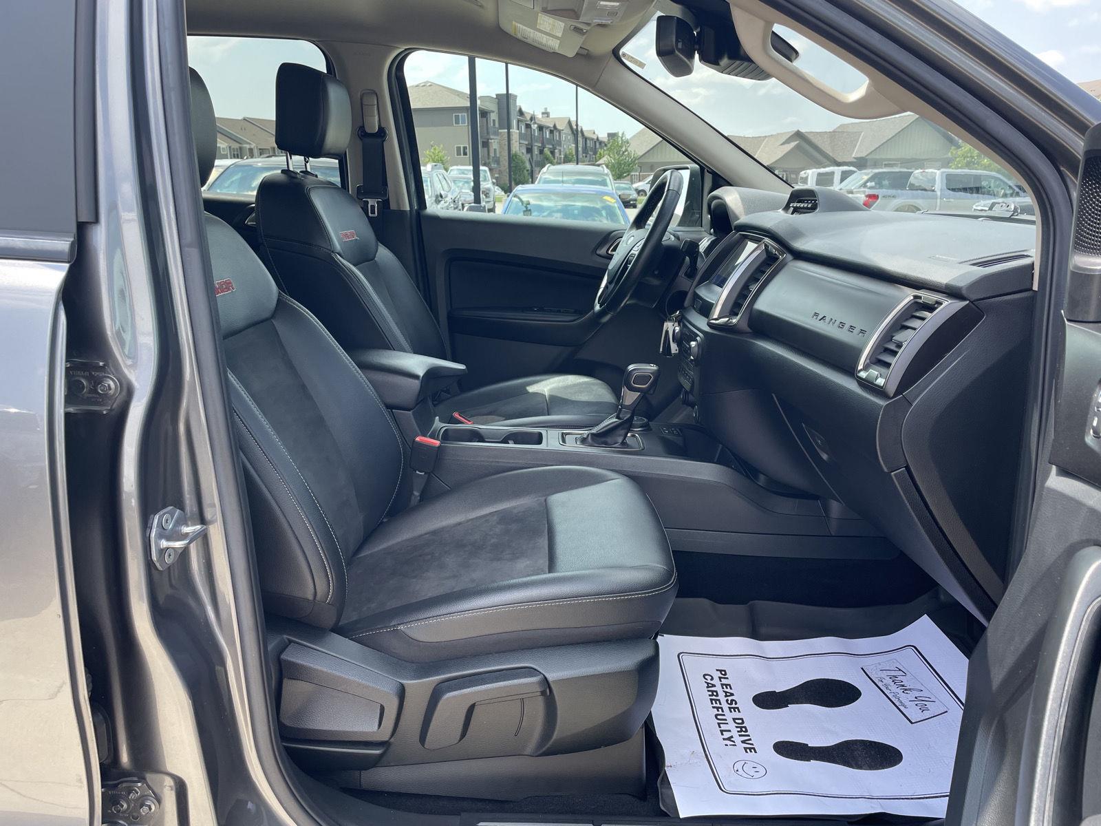 Vehicle photo 19
