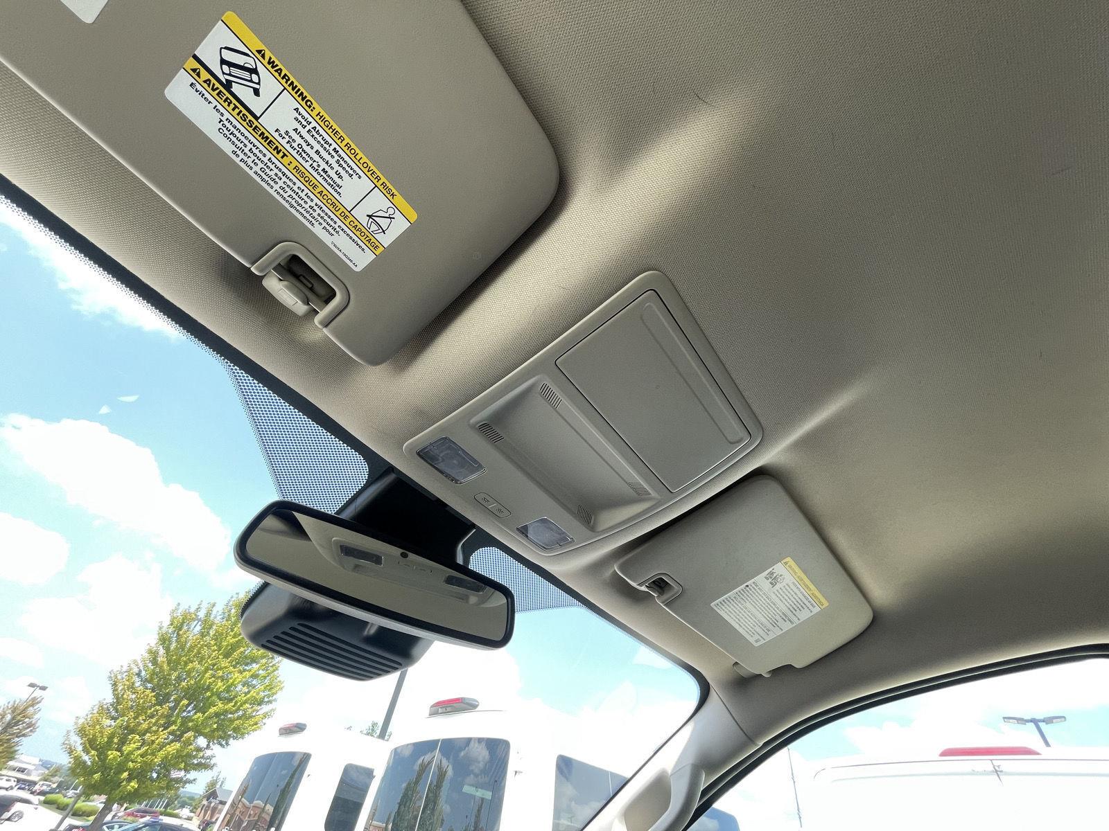 Vehicle photo 21