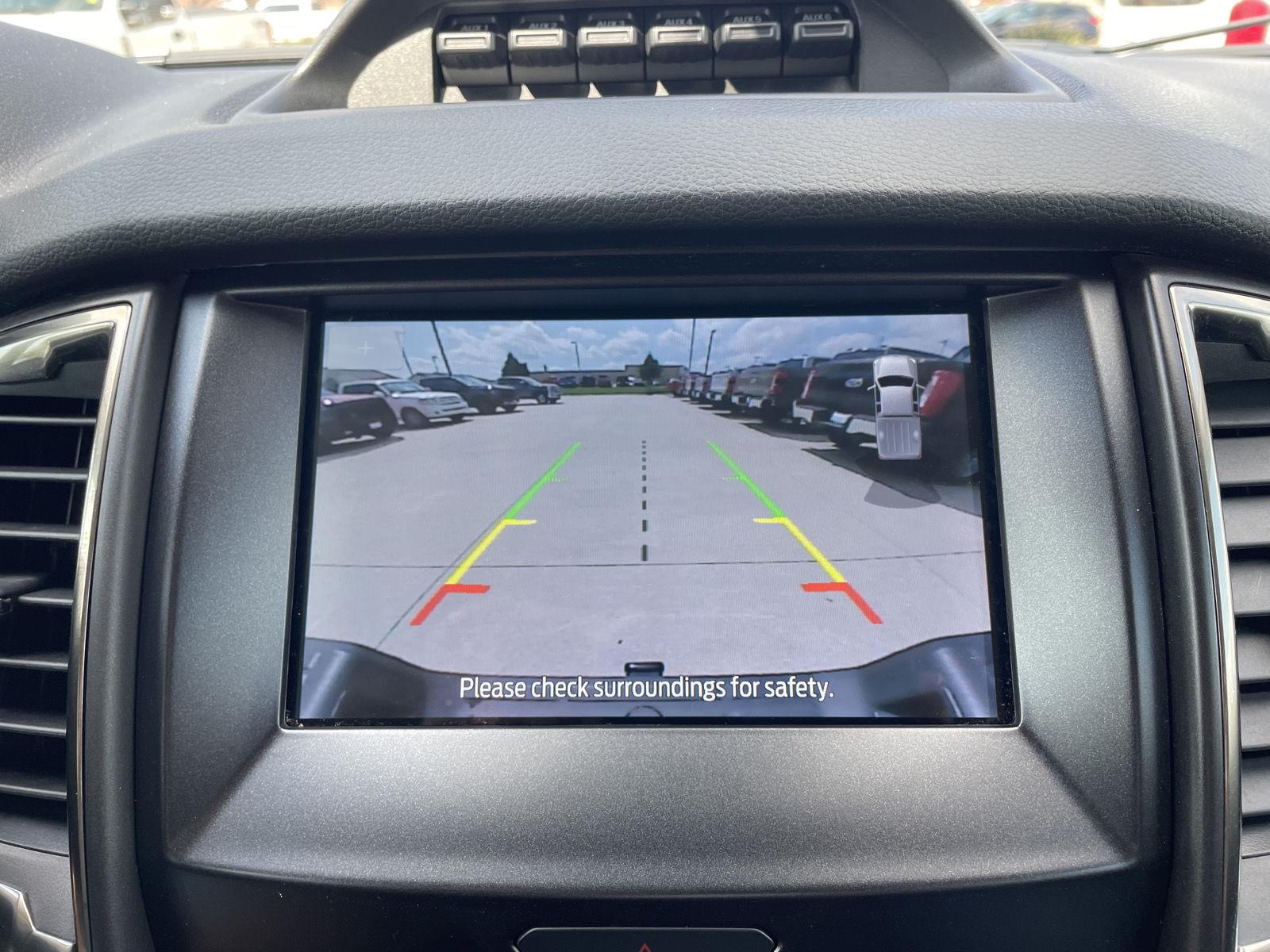 Vehicle photo 23