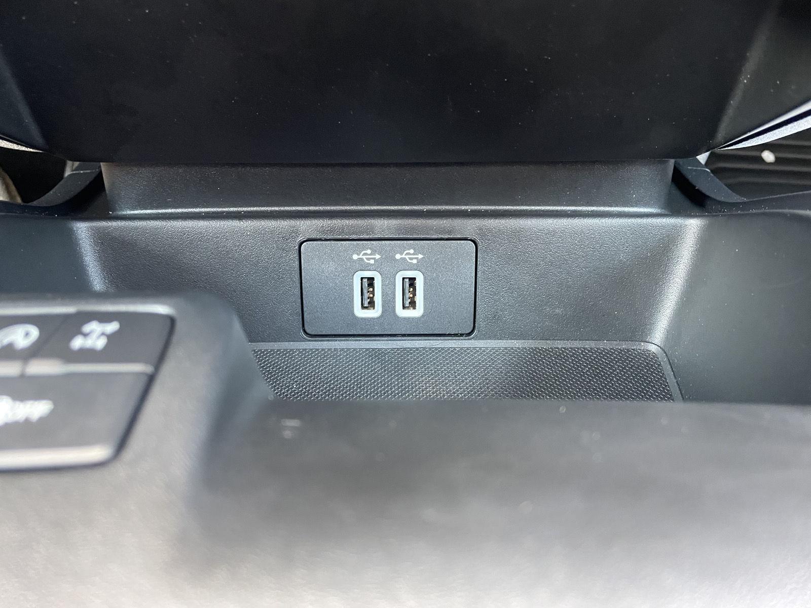 Vehicle photo 25