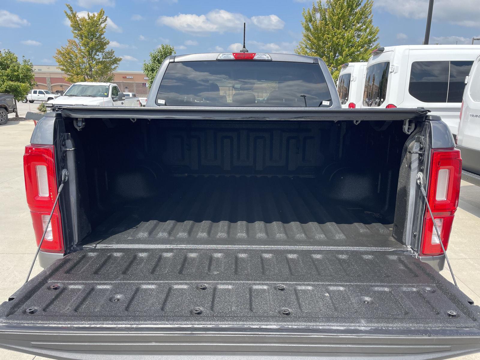 Vehicle photo 32