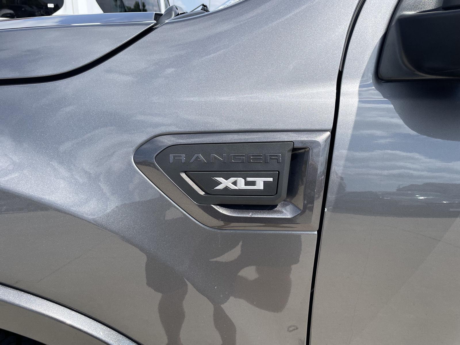 Vehicle photo 34