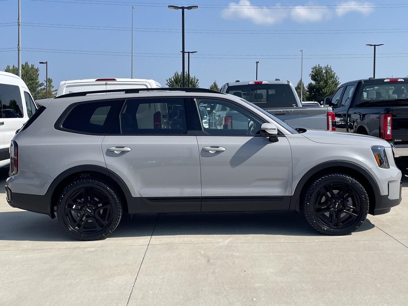 Vehicle photo 6