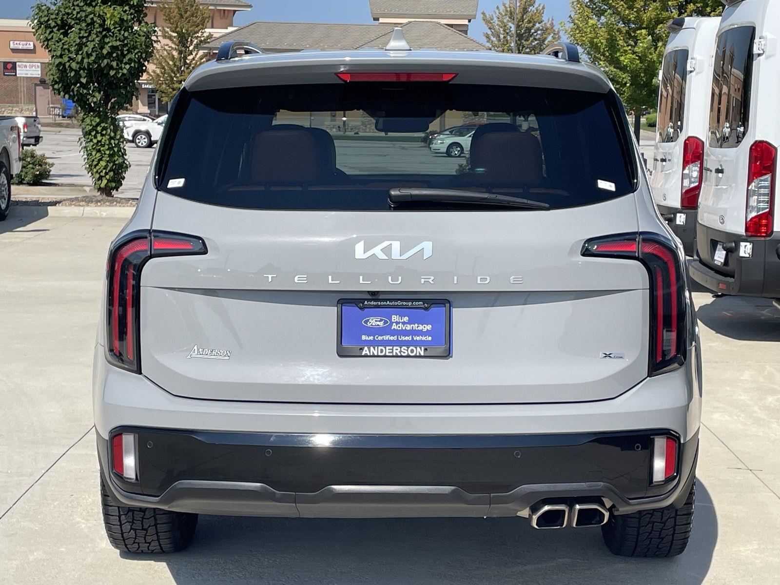 Vehicle photo 8