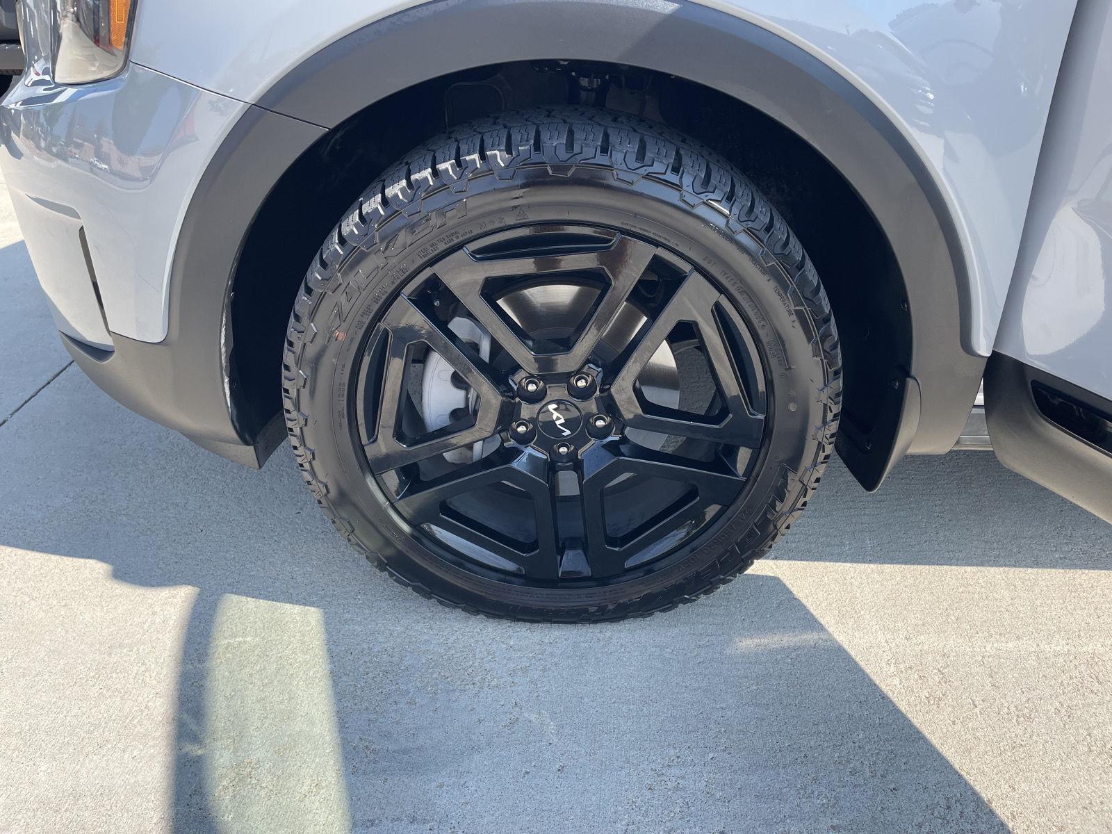 Vehicle photo 10