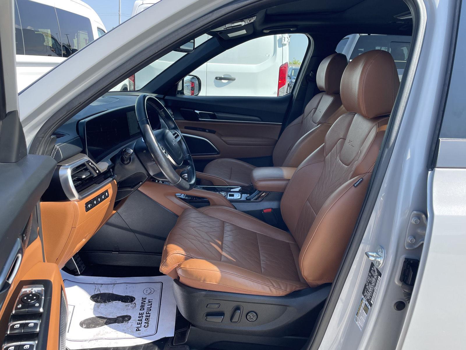 Vehicle photo 17
