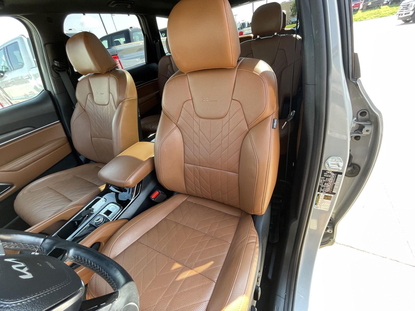 Vehicle photo 18