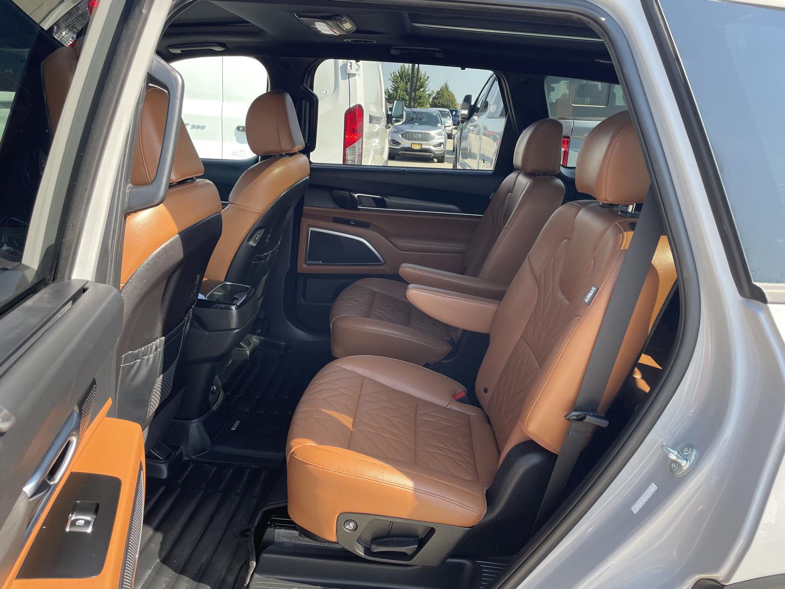 Vehicle photo 20