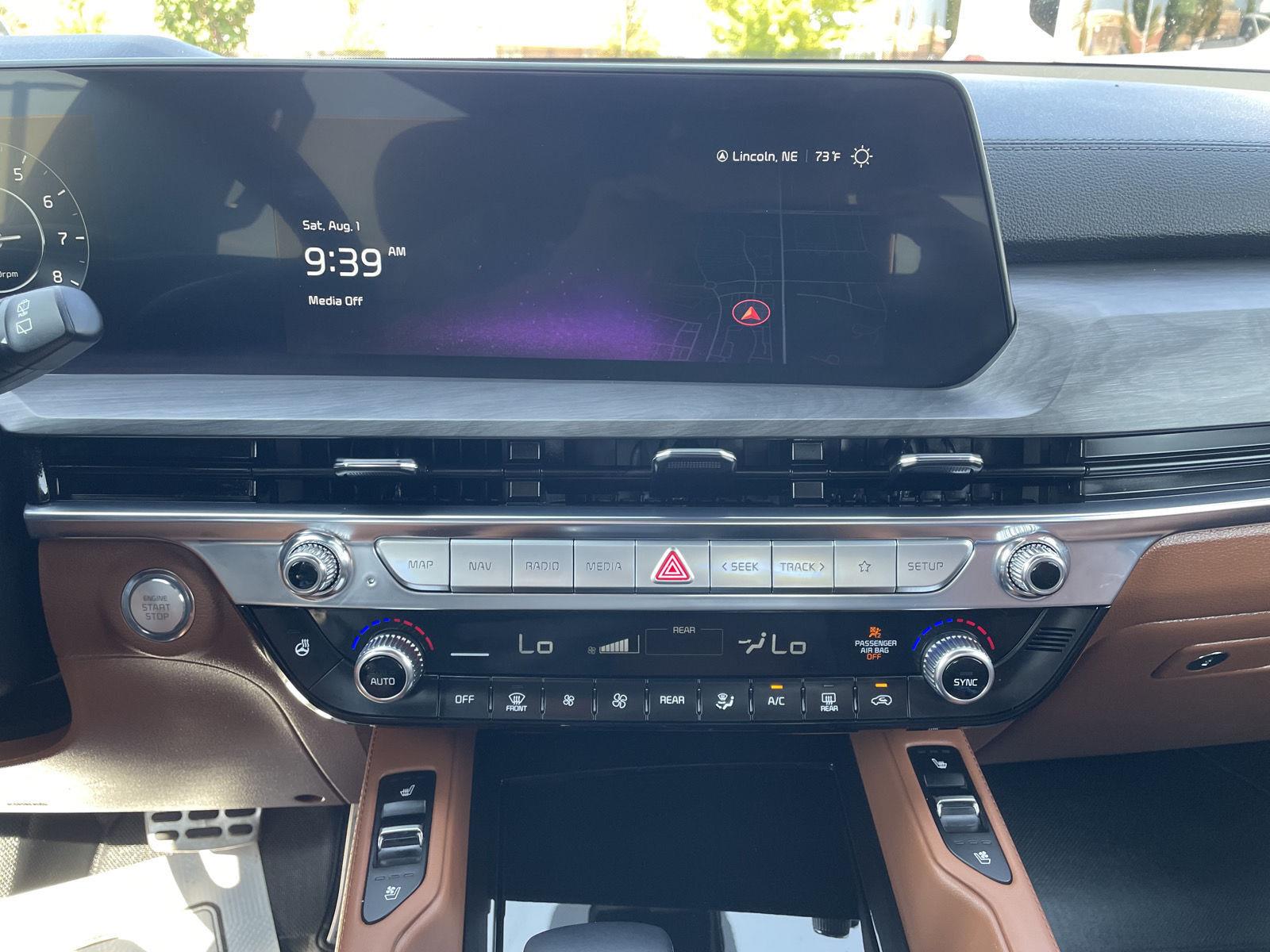 Vehicle photo 24