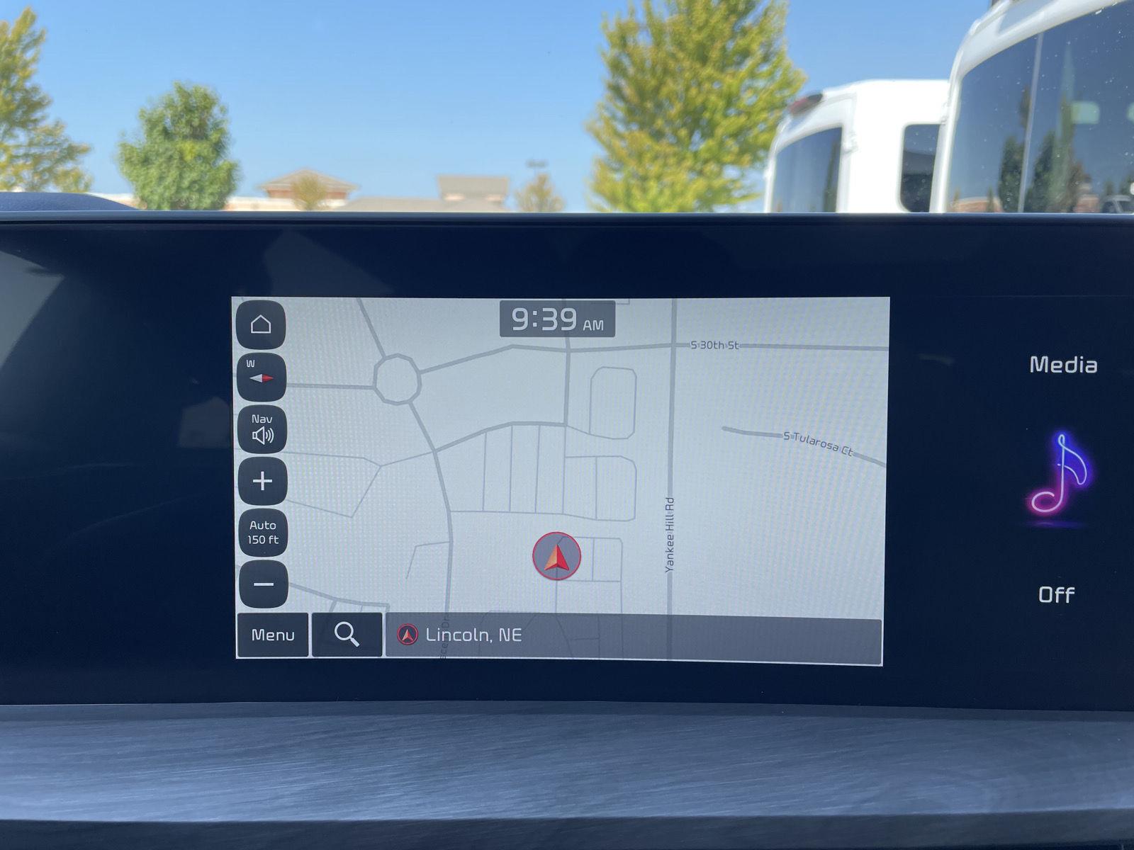 Vehicle photo 27