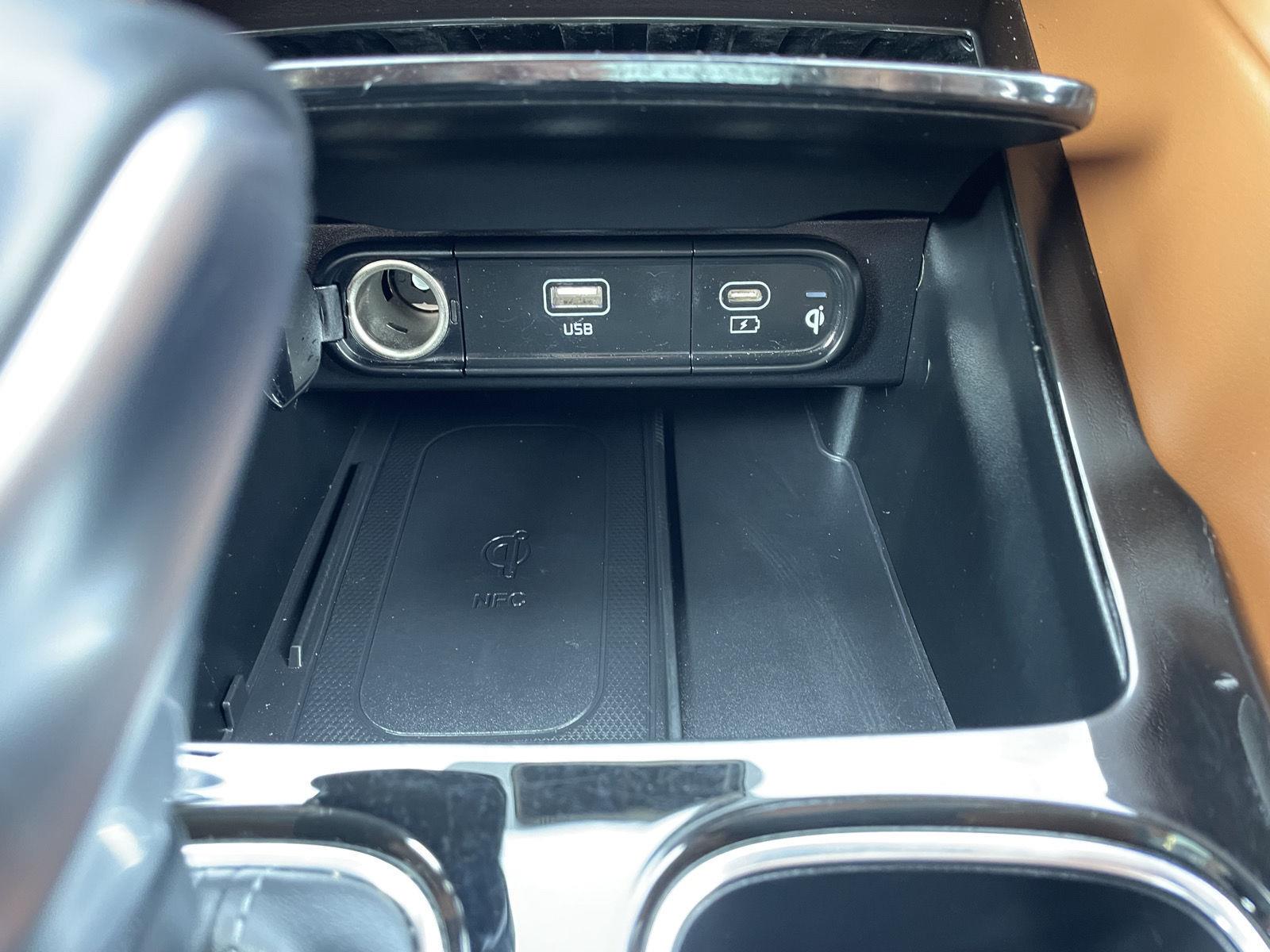 Vehicle photo 33